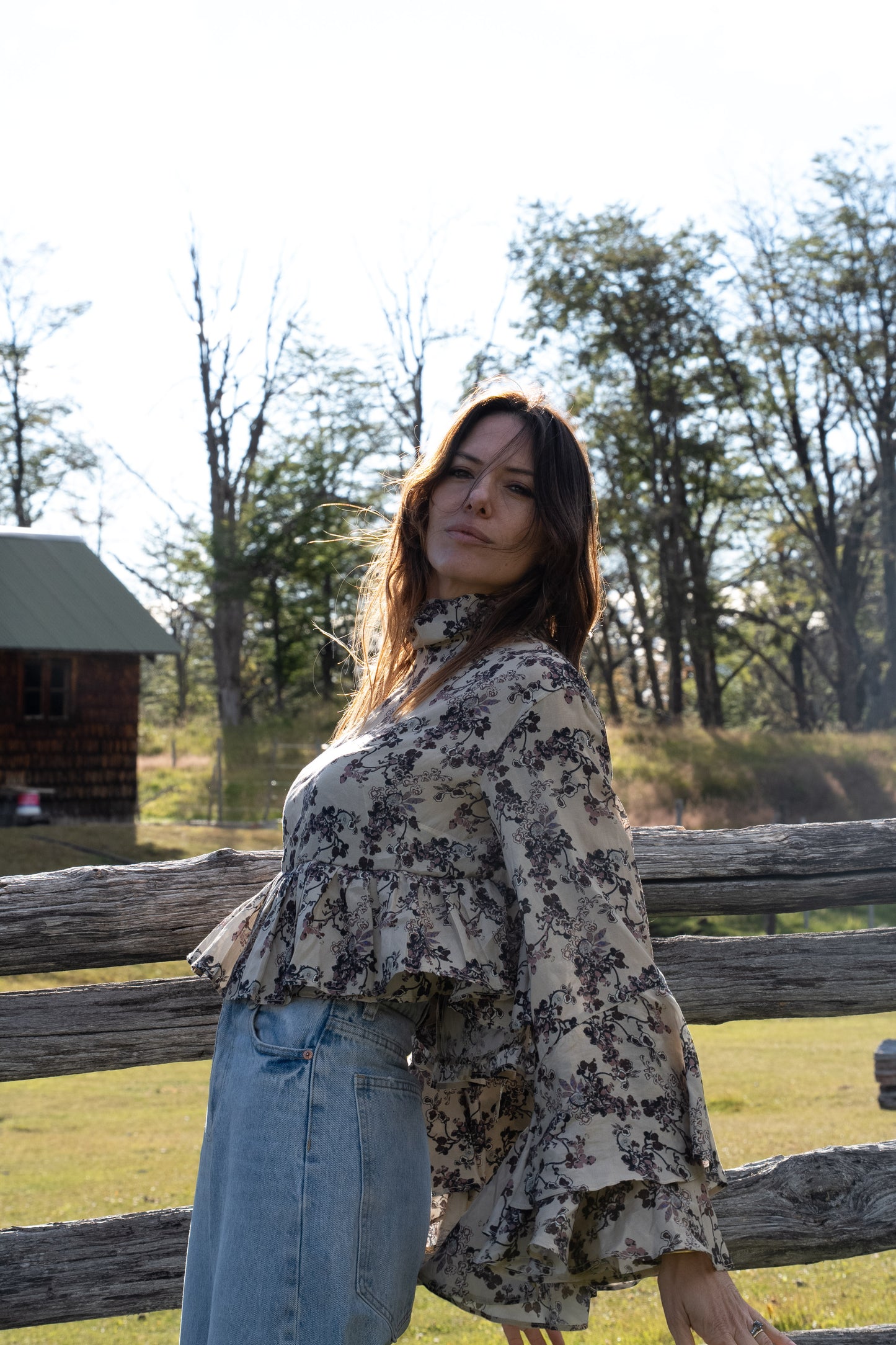 
                  
                    Blusa Boho Flores
                  
                