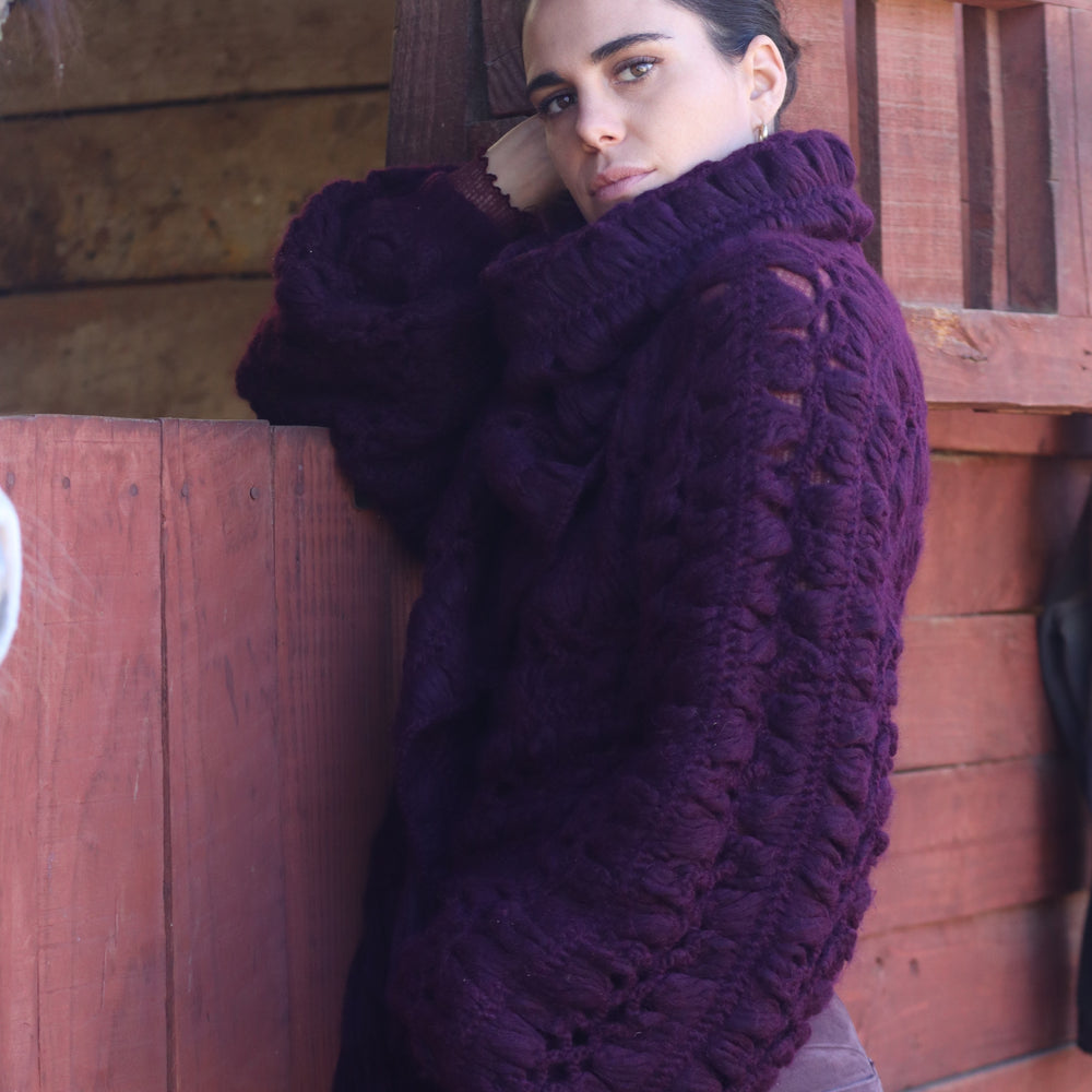 
                  
                    Sweater Burdeo
                  
                