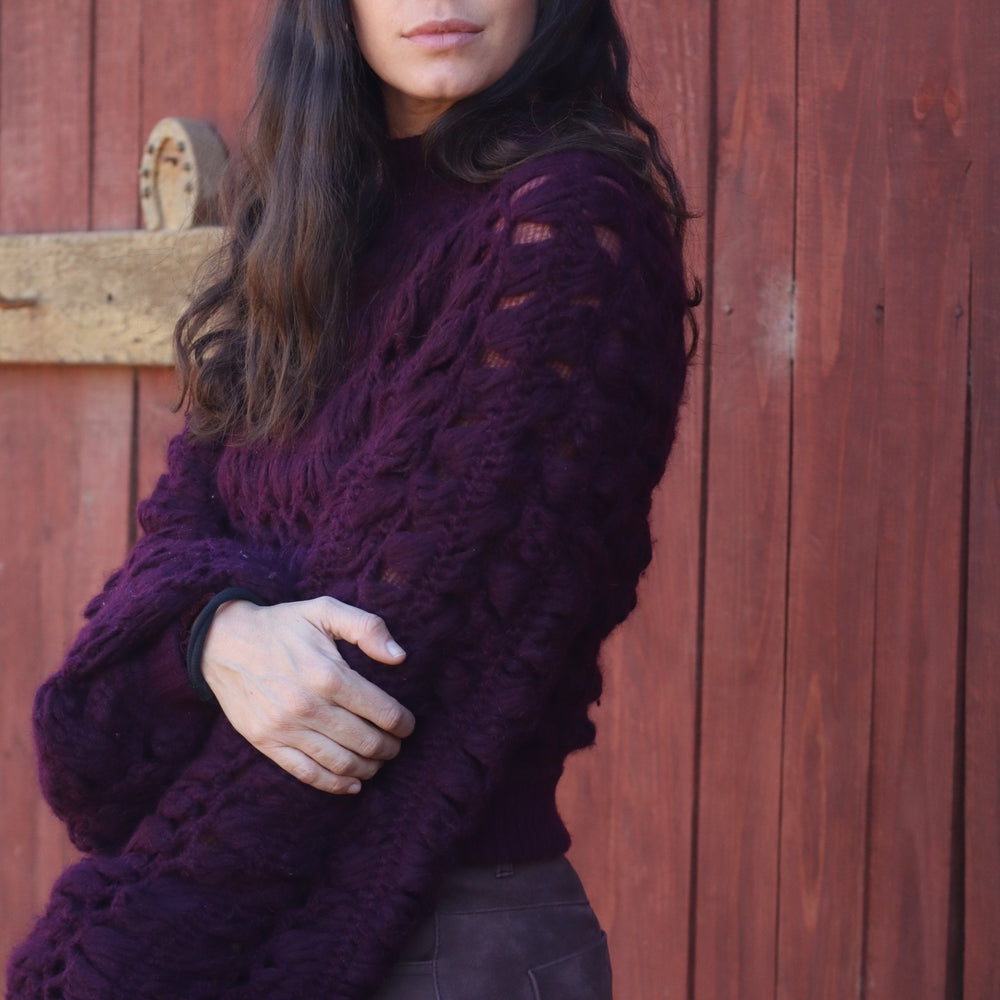 
                  
                    Sweater Burdeo
                  
                