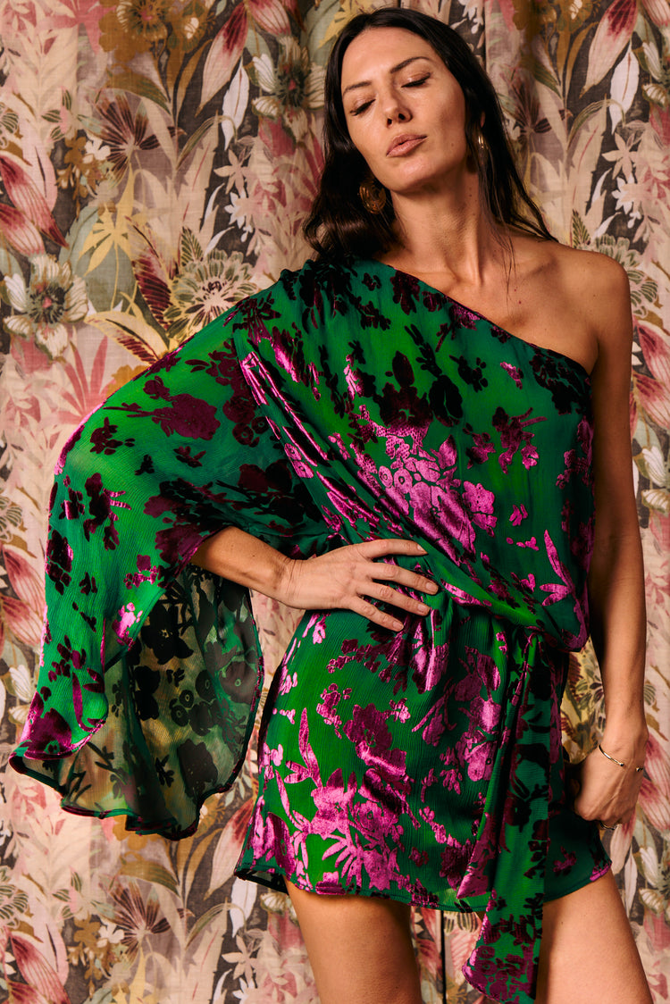 
                  
                    Vestido flores terciopelo
                  
                