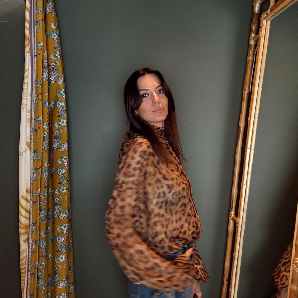 
                  
                    Blusa Gasa Leopardo
                  
                