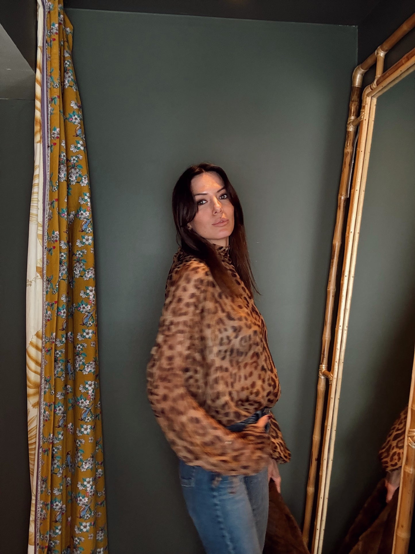 
                  
                    Blusa Gasa Leopardo
                  
                