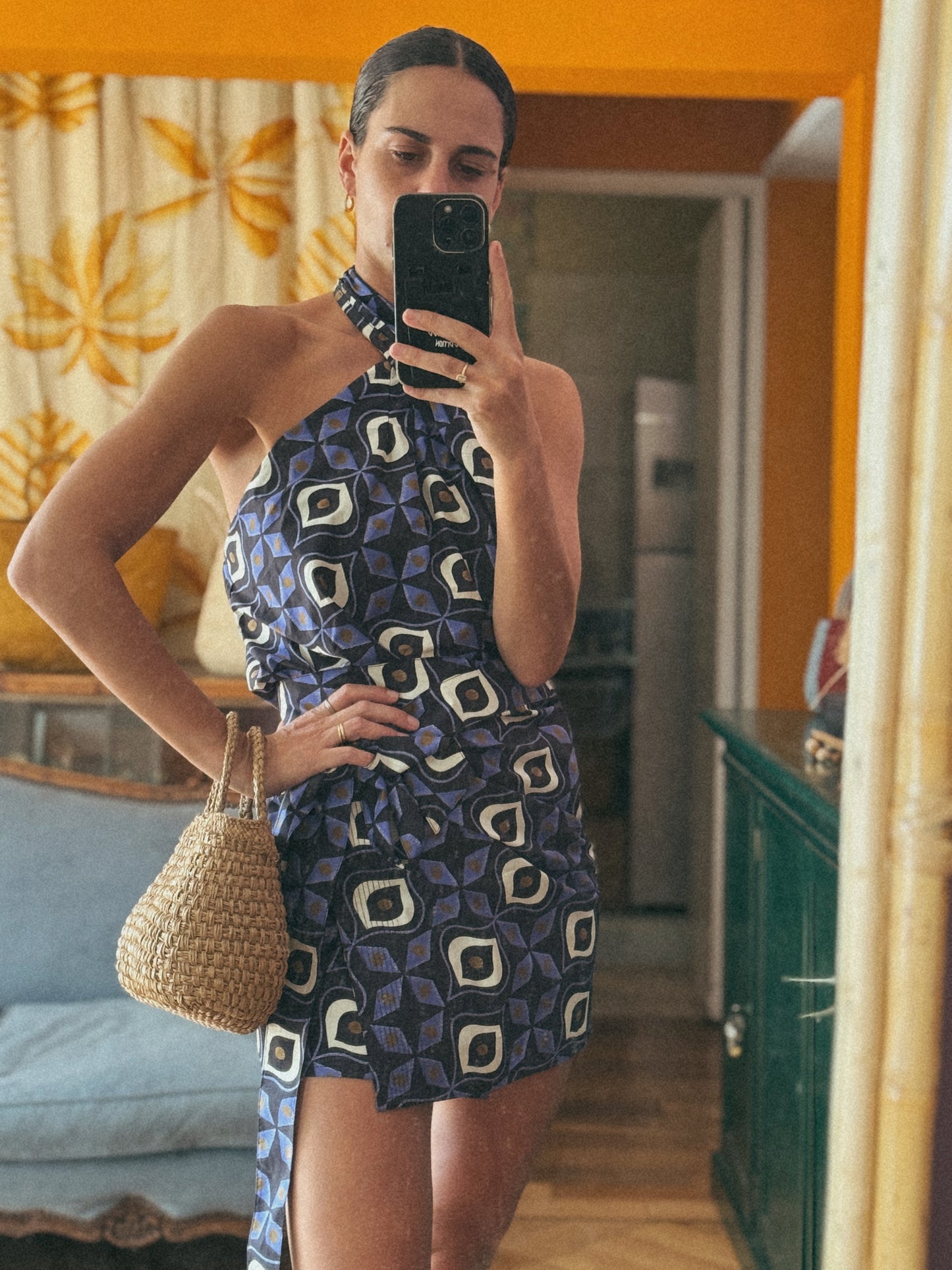 
                  
                    Top halter geometrico azúl
                  
                