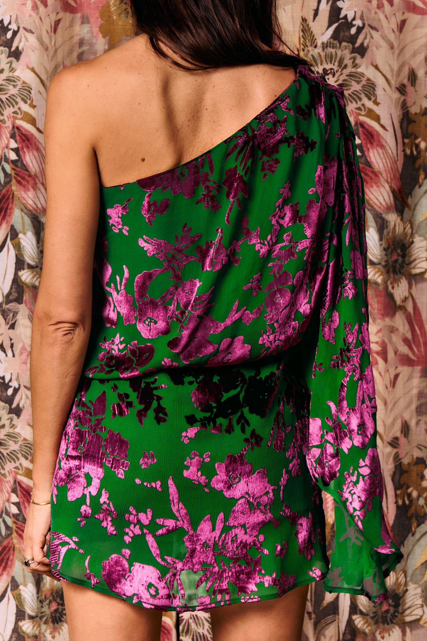 
                  
                    Vestido flores terciopelo
                  
                