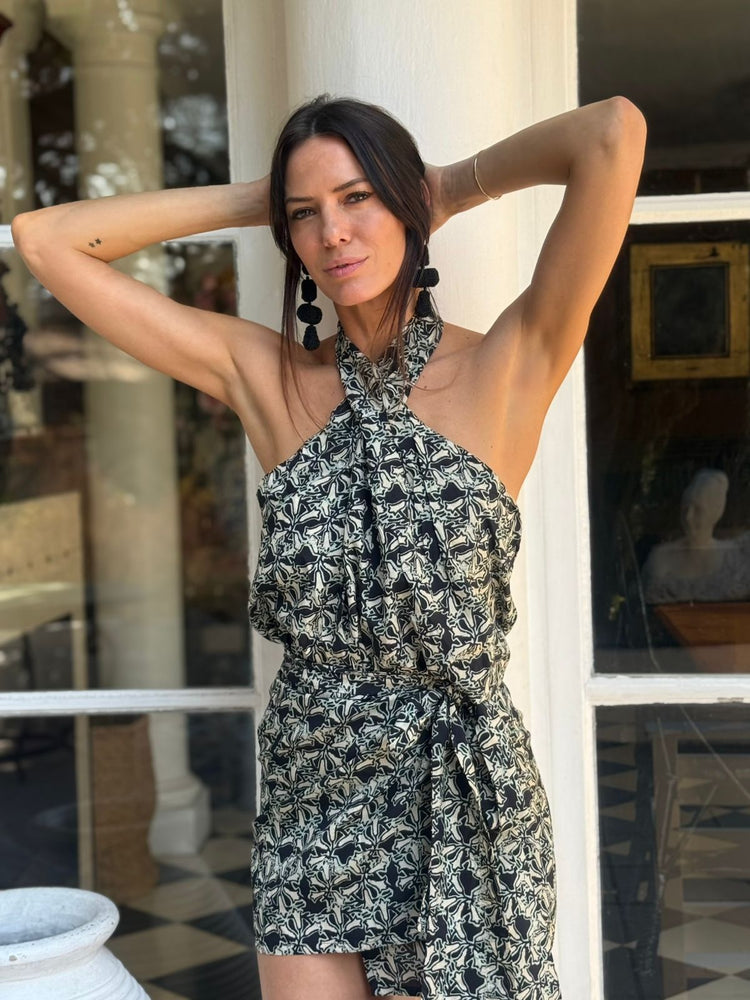 
                  
                    Top Halter Flores Geométrico
                  
                