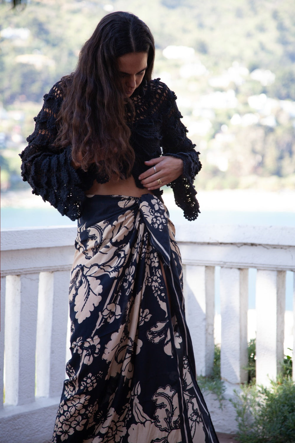 Pareo flores negro beige