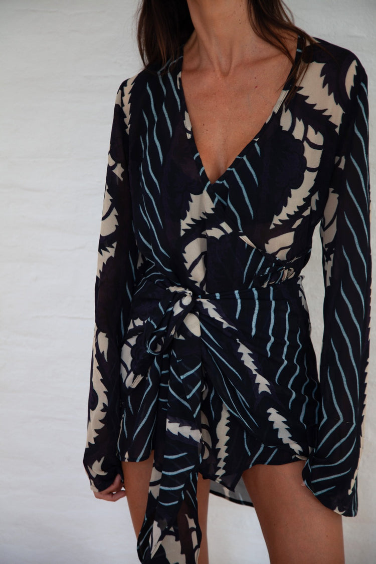 
                  
                    Vestido rococo negro
                  
                